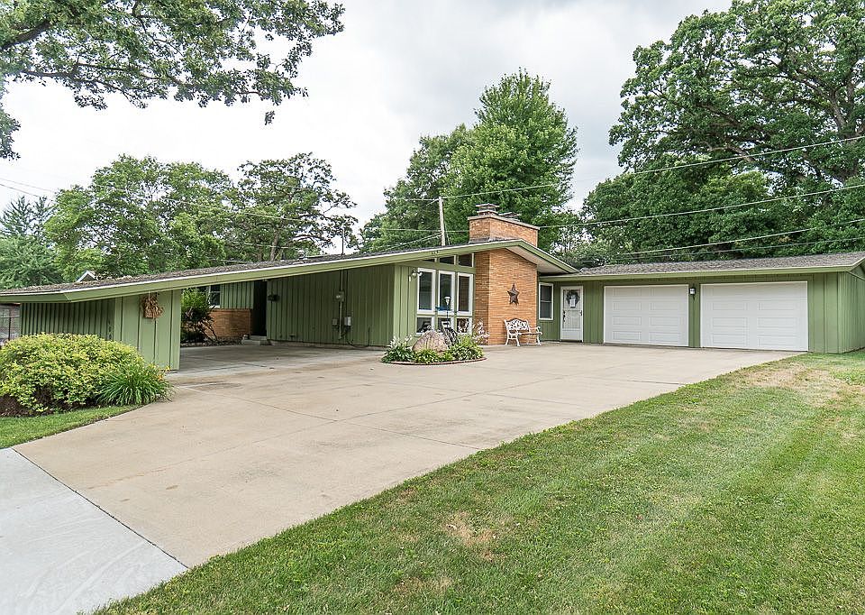 1st image of 4005 Northwood Dr NE