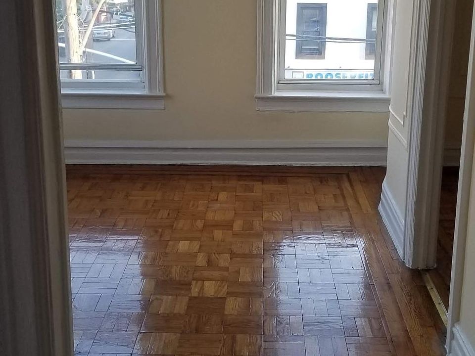 2nd image of 2082 W 8th St APT 2F