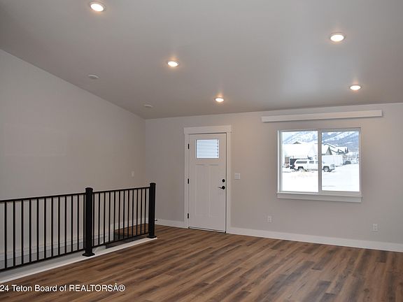 3rd image of 68 Brushwood Dr