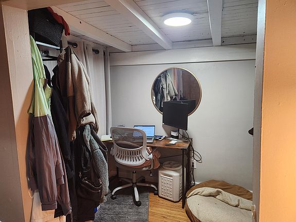 4th image of 927 Pine St APT 102