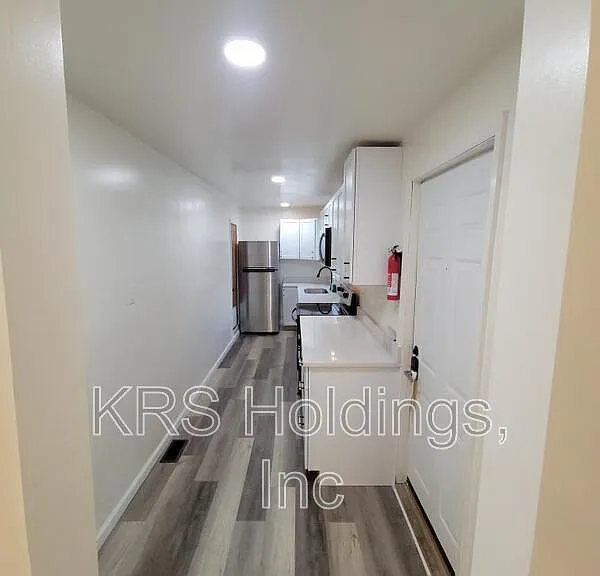 1112 Hoover Ave — Photo 9