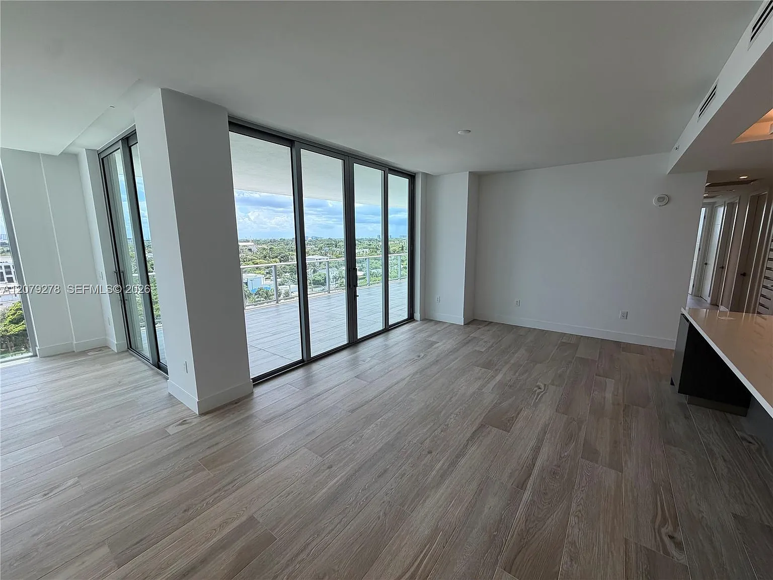 2 bed, 2.5 bath, $15,000 — Photo 2
