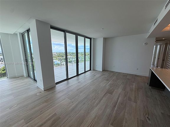 2nd image of 4714 N Flager Dr #903