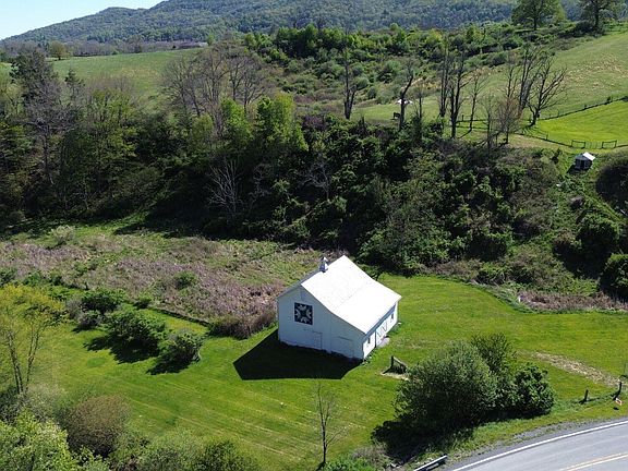 3rd image of 981 Woodrow Rd