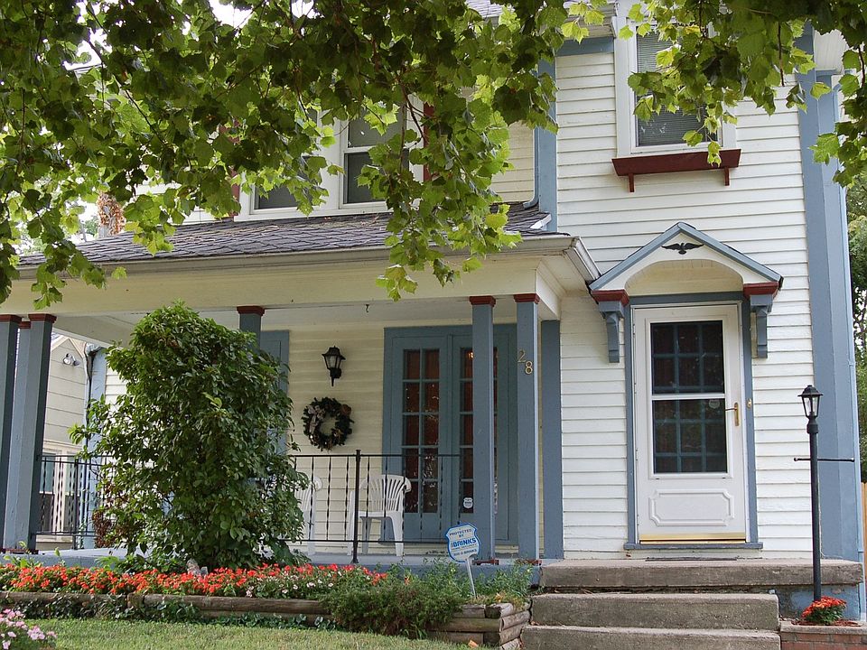 28 Ashwood Ave.