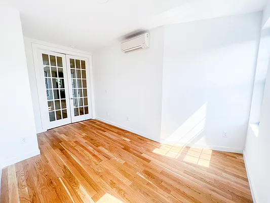 Rented by EXR | media 5