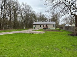 6142 N Bend Rd, Ashtabula, OH 44004