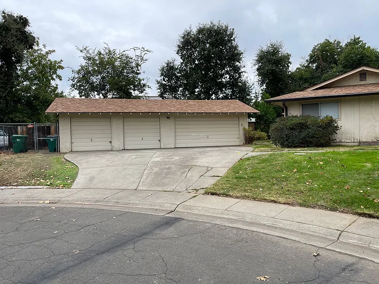 15 San Gabriel Dr — Photo 2
