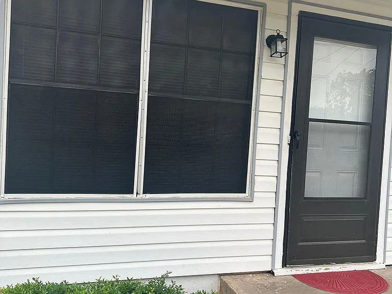 624 Park Ln — Photo 3