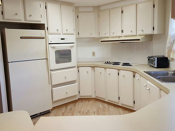4th image of 3700 14th Ave SE Unit 100