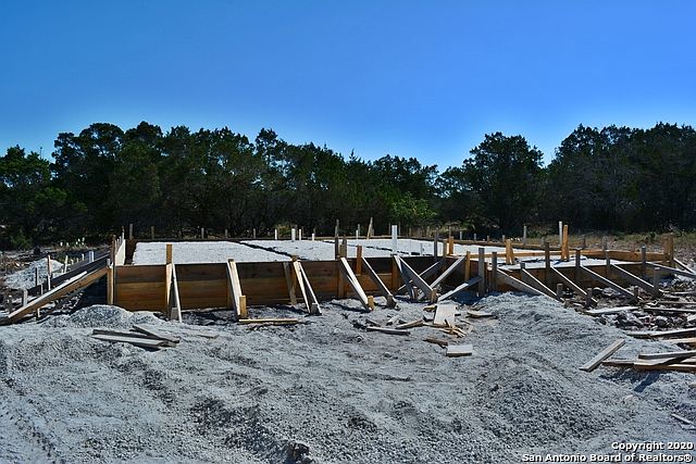 2nd image of 111 Bee Tree Dr
