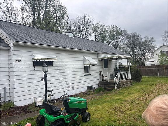 2nd image of 7662 Commerce St