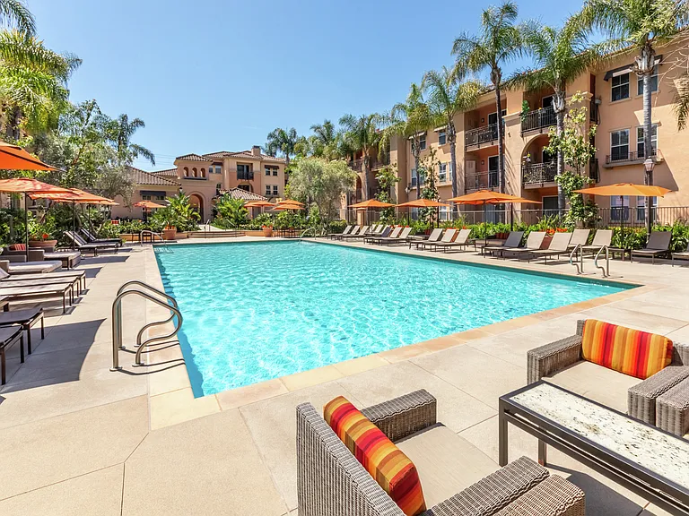 Villa Coronado Apartment Homes — Photo 4