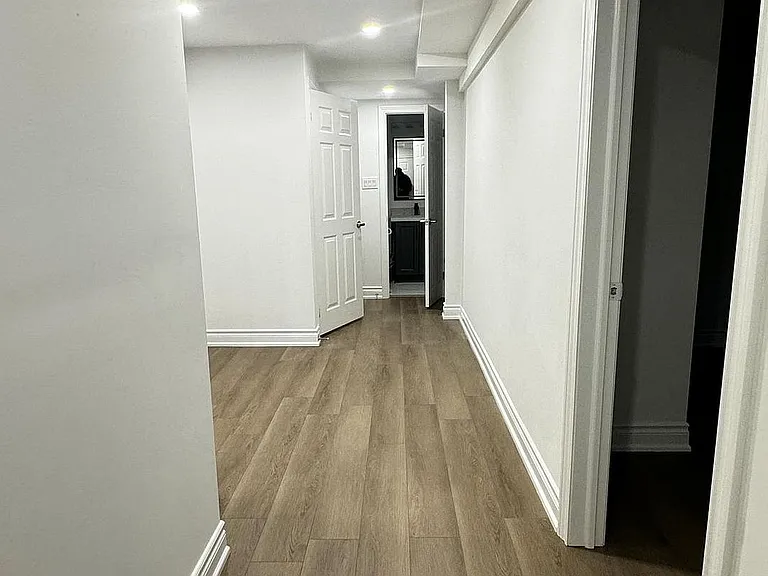 64 Gooseman Cres #BASEMENT — Photo 13