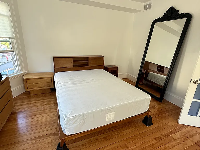 96 Munroe St #3 — Photo 18