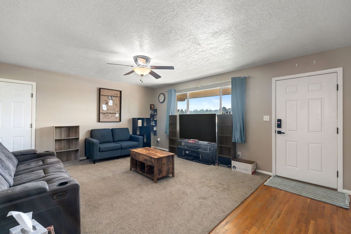 next background image