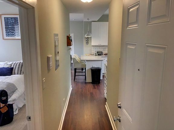 5th image of 733-35 W Oakdale Ave #2W