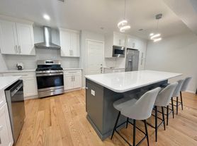 15 Marion St, Roslindale, MA