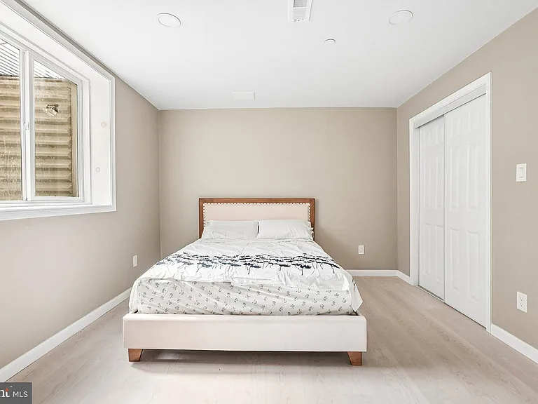 3045 Rainer Rd — Photo 40