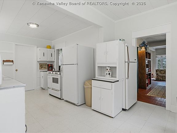 2nd image of 2162 Clay Rd