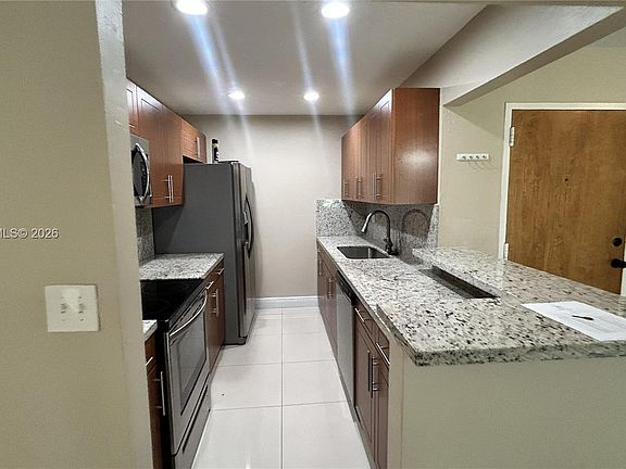 5th image of 10377 N Kendall Dr APT K8