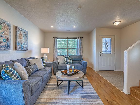 4th image of 2831 Violeta Cir SE