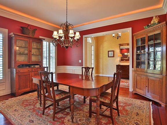 5th image of 1100 Balmoral Dr