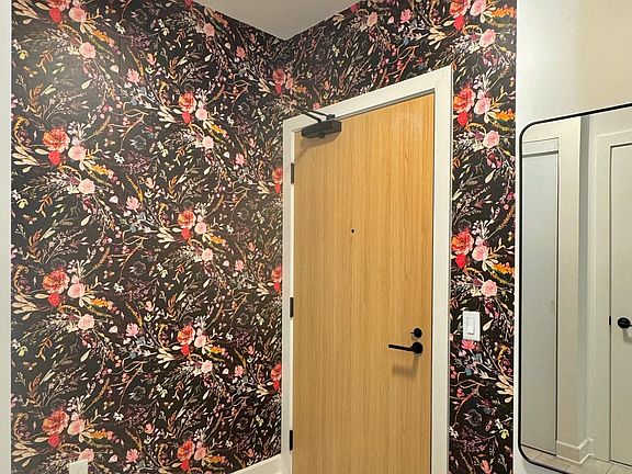 5th image of 15 Mercer St #13