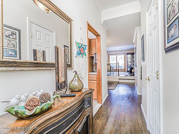 2nd image of 9 Ludlow St