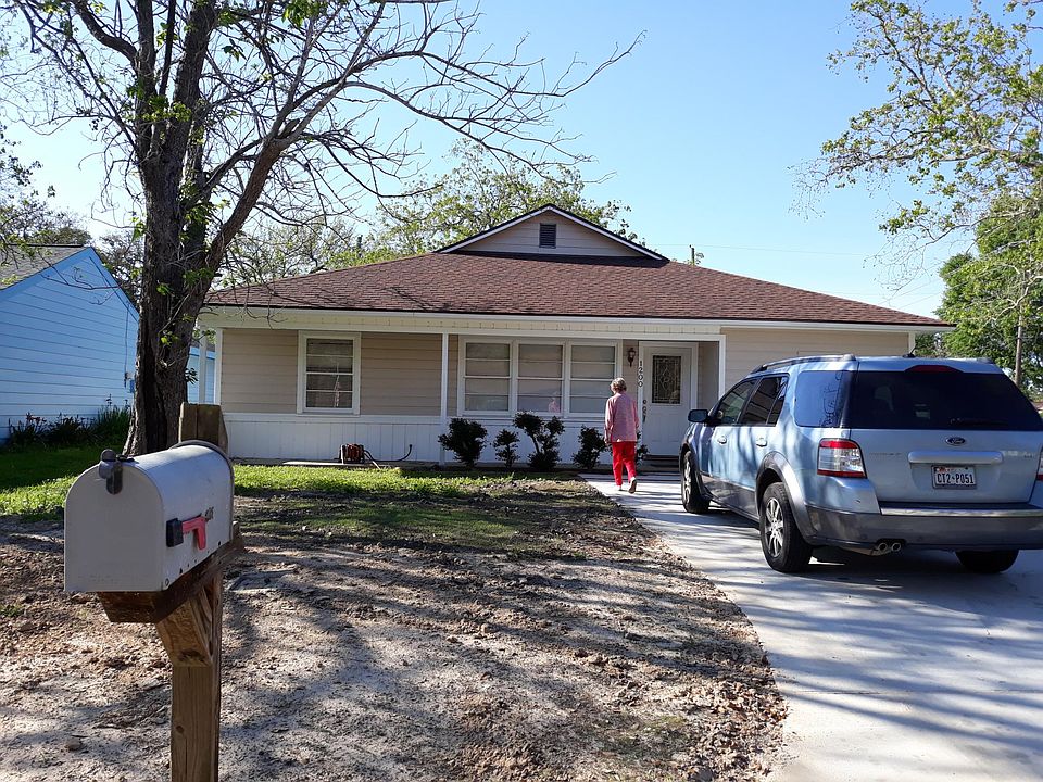 Front of House (corner lot)