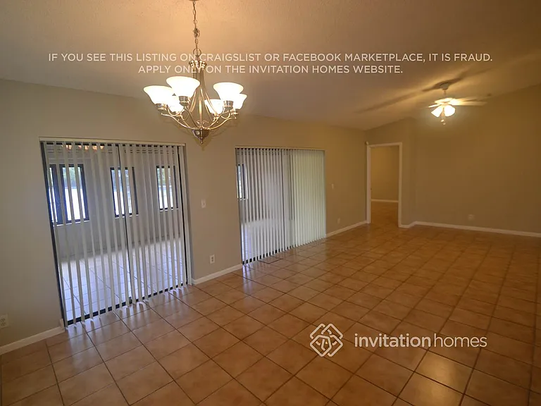 4933 NW 96th Ter — Photo 5