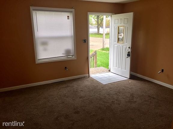 4th image of 11203 Continental Ave