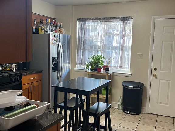 4th image of 1626 Diamond St Unit C