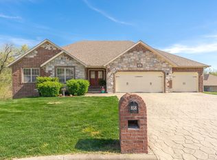 858 E Country Ridge St, Nixa, MO 65714