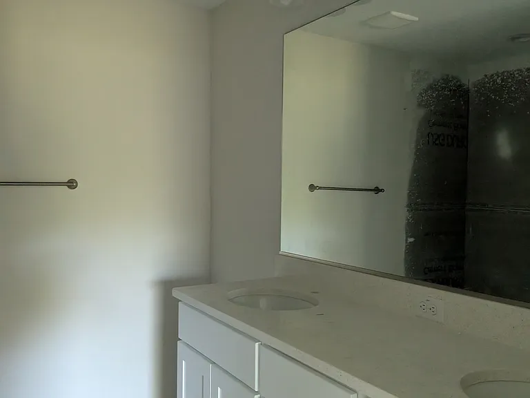 1640 W Saint Elizabeth Pl — Photo 6