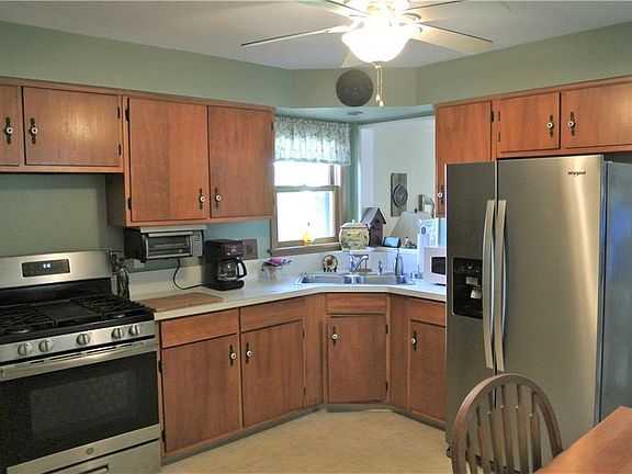 4th image of 3205 Priscilla Dr