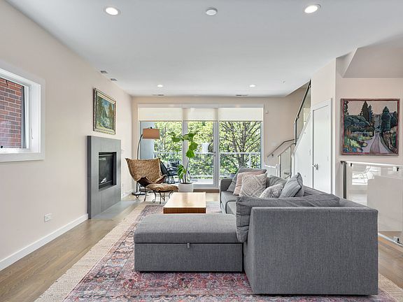 2nd image of 2235 N Oakley Ave #2