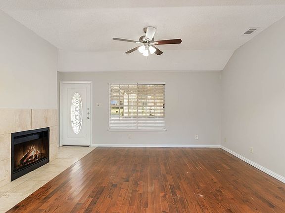 5th image of 243 Woodhill Dr