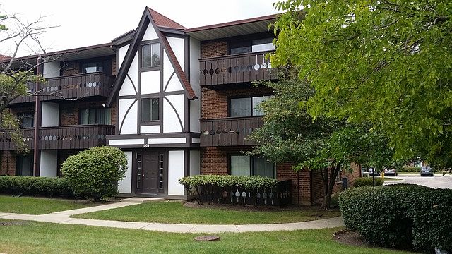 1st image of 1004 Centurion Ln APT 11