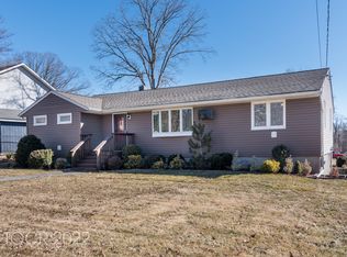 49 Circle Dr, Oak Ridge, NJ 07438