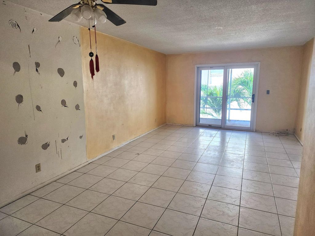 2301 NE 14th St Causeway #305e, photo 4