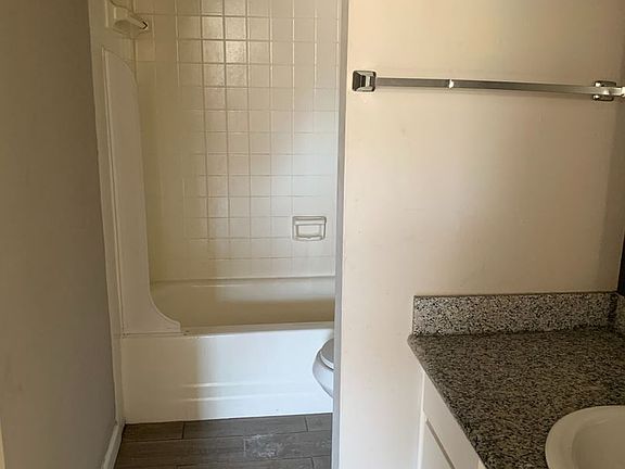 4th image of 5625 Antoine Dr APT 1008