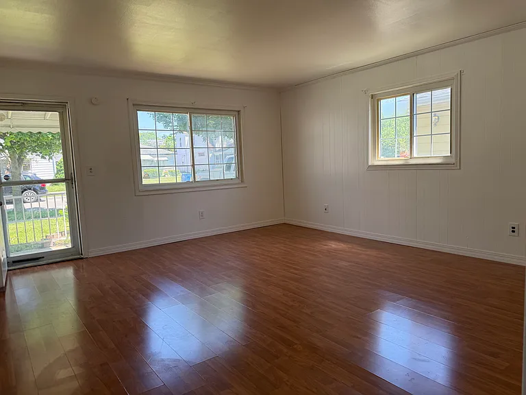 4810 Campbell St — Photo 5