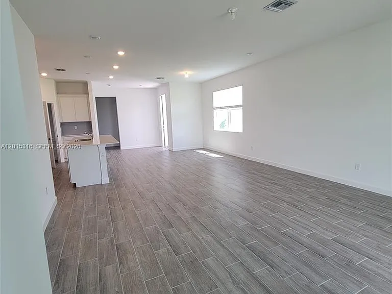 1689 Whistlegrass Ln — Photo 12