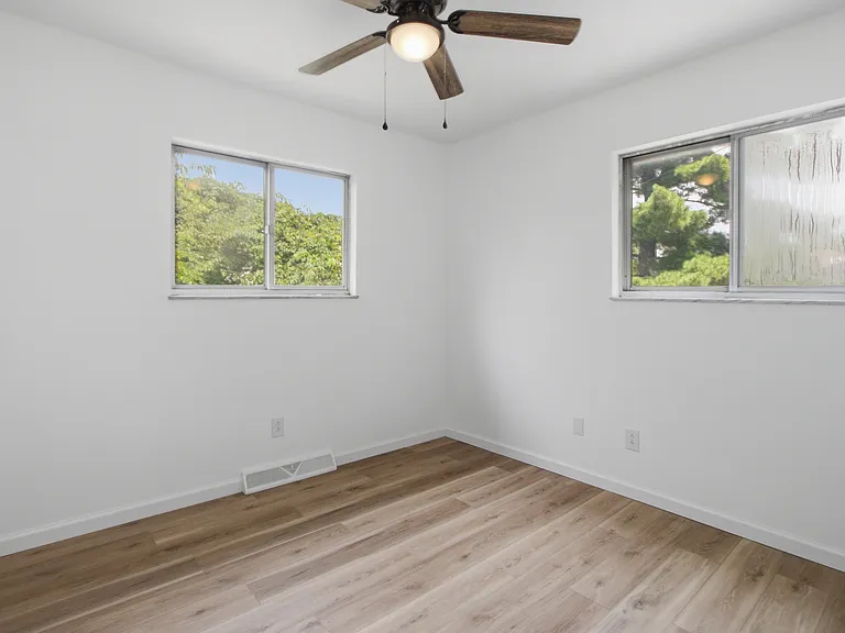 1308 Perry Ave — Photo 24