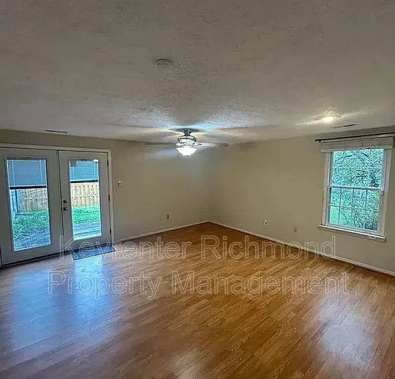 2 bed, 2.5 bath, 1162 sqft, $1,900 — Photo 2