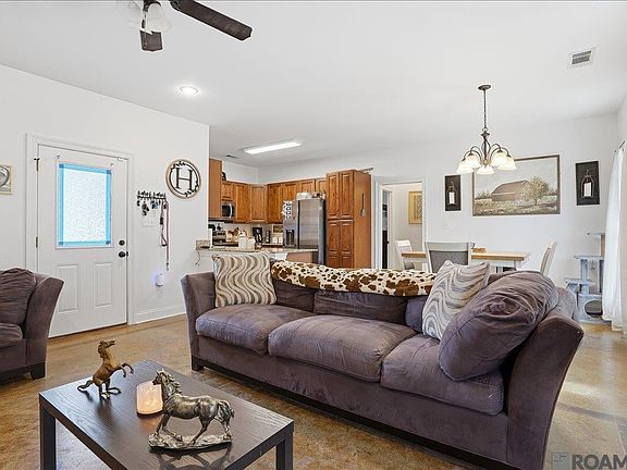 2nd image of 20405 Ridgelake Rd