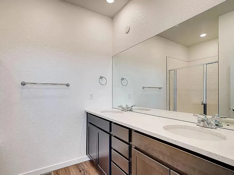 6770 Raritan Dr — Photo 11