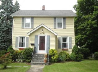 28 Cottage St, Trumbull, CT 06611