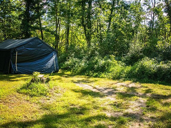 3rd image of 667 Pierce Rd